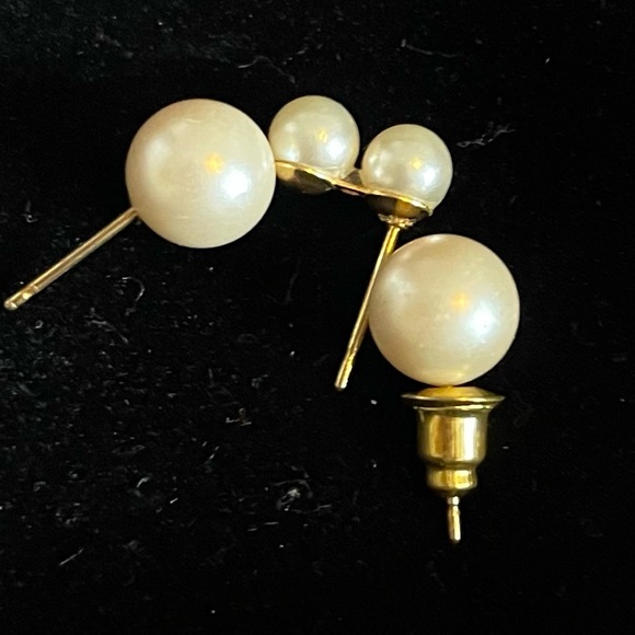 Assorted Earrings. Great bundle item - Picture 2 of 9